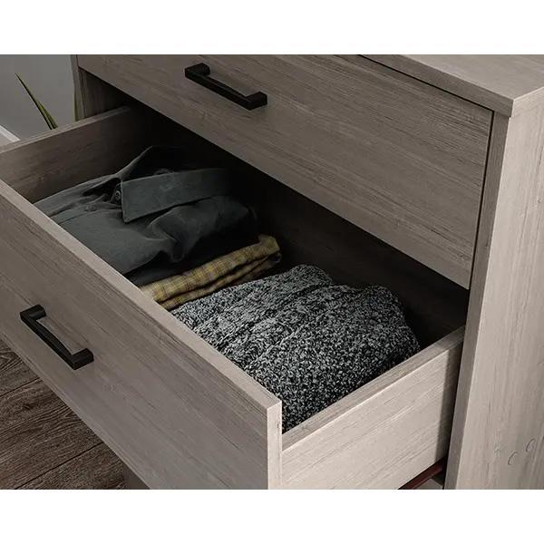 4-Drawer Chest of Drawers