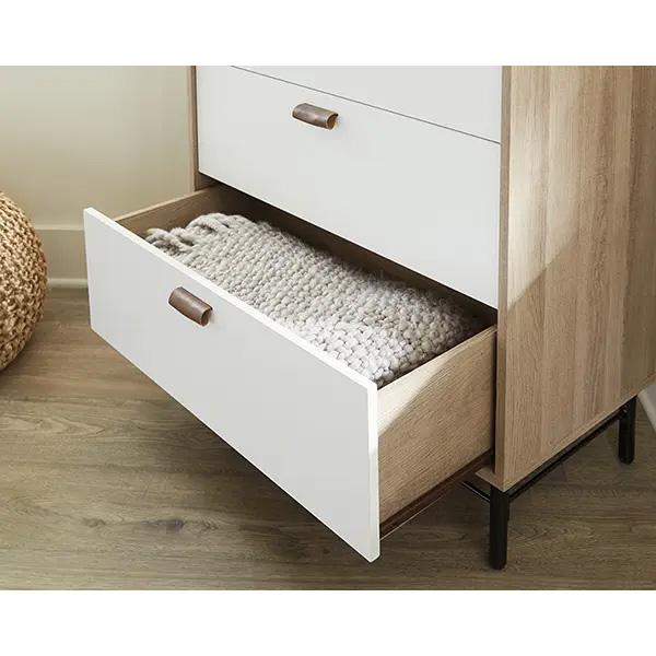 Modern 4-Drawer Chest