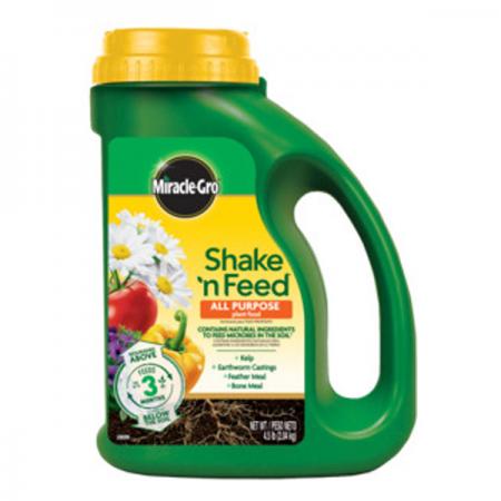 Miracle-Gro Shake N' Feed 3001910 Plant Food, Fertilizer, 4.5 lb